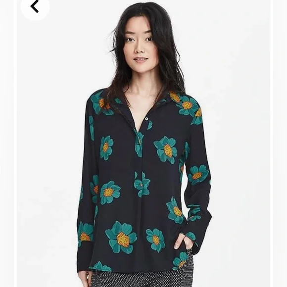 Banana Republic Navy Blue Floral Popover Blouse Size XS Polyester Buttons - Picture 1 of 14